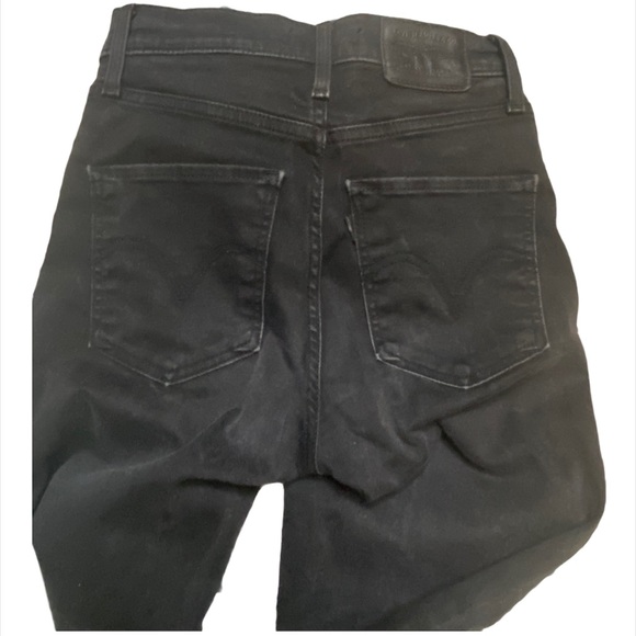 Black Levi’s Jeans - Picture 3 of 3